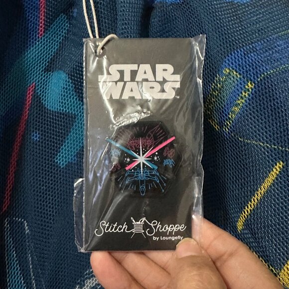 Stitch Shoppe Loungefly Star Wars Mesh Skirt Large Dark vs Light Side Pin NWT - Picture 6 of 10